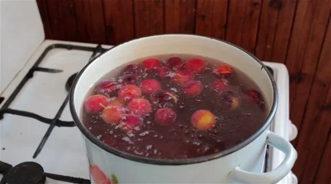 Cook compote Stock Footage 54078949