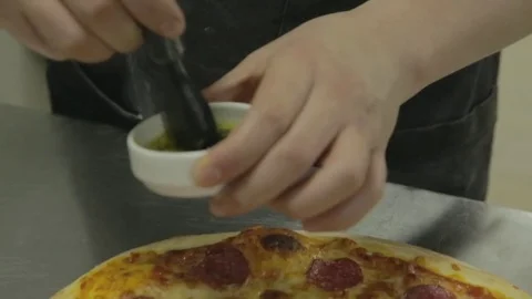 Cook cooking pizza Video stock 81429219