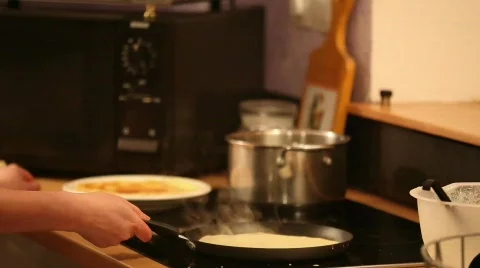 To cook a crepe Stock Footage 626760