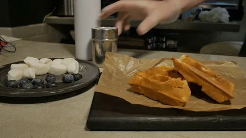 Cook decorating waffles Видео 75877300