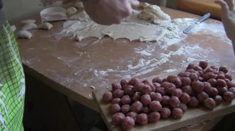 Cook dumplings 動画素材 10768173