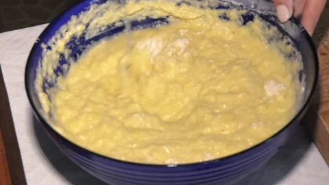 The cook mixes the chopped potatoes Video stock 119522713