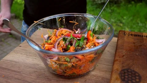 The cook prepares potato chips with salad and delicious sauce. 4K shooting Stock-Footage 132729902