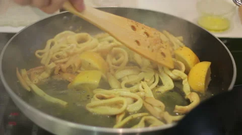 Cook prepares squid vegetables 스톡 동영상 52790233