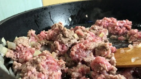 Cook preparing lasagna Video stock 104826027