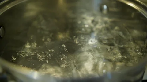 Cook throwing dumplings into the pan Video stock 112739587