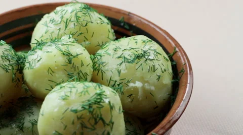 Cooked boiled potatoes with dill in a dish 動画素材 62352497