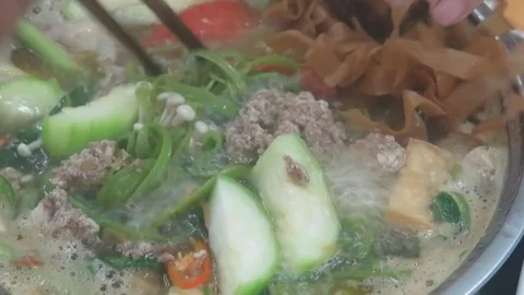 Cooked rice noodles with vegetables Stock Footage 70571163