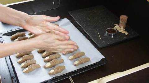 Cookie witch fingers Stock-Footage 68604827