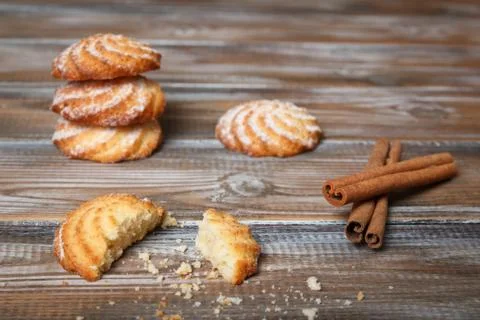 Cookies with cinnamon on a rustic background Foto stock
