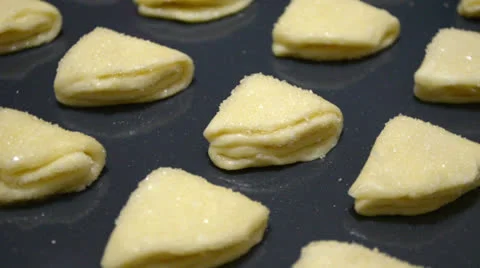 Cookies rotating on baking tray Video stock 25315066