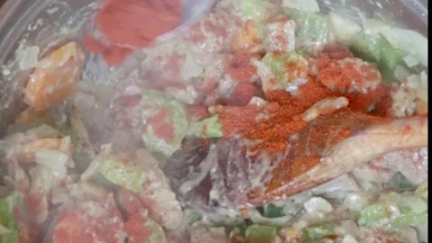 Cooking: Adding paprika to dish Video stock 278348139