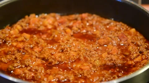 Cooking Bolognese sauce 動画素材 64416670