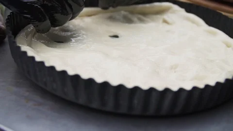 Cooking bread in the oven Stock-Footage 95766232