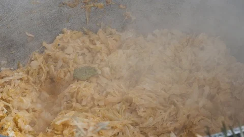 Cooking cabbage in a big pot Video stock 125054521