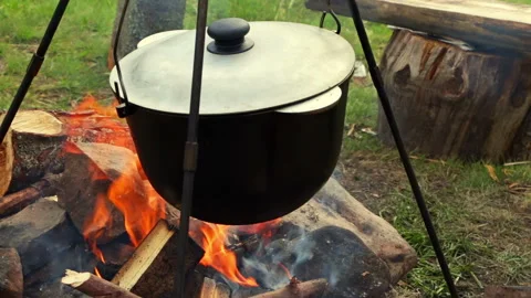 Cooking on the Campfire 스톡 동영상 106454707
