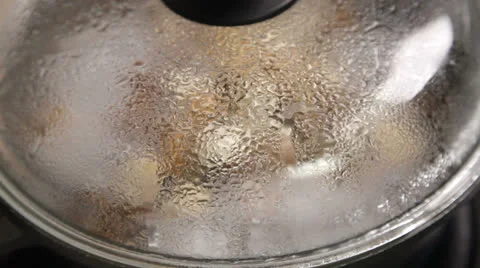 Cooking clams Видео 23375667