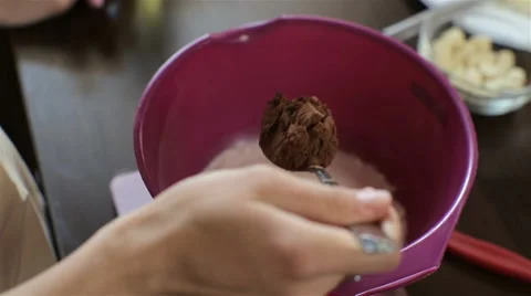 Cooking cupcake with chocolate Stock Footage 62447811