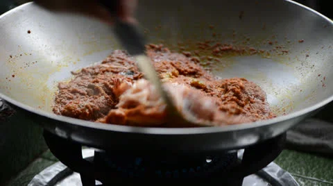 Cooking curry chicken 库存影片 26181017