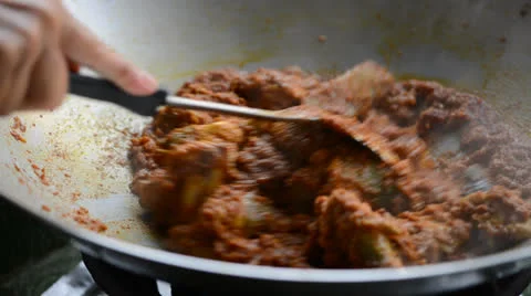 Cooking curry chicken 库存影片 26181129