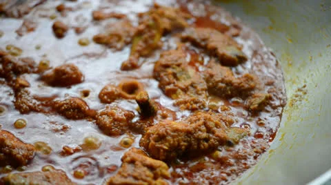 Cooking curry chicken 库存影片 26181201