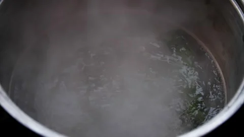 Cooking delicious soup Vidéo 277699878
