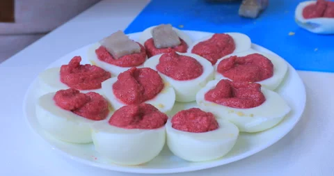 Cooking dishes from boiled eggs Vídeo Stock 145934056
