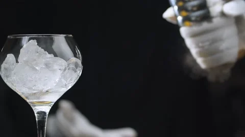 Cooking drink with dry ice Stock Footage 131448712