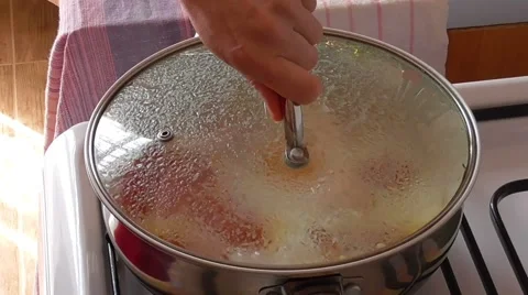 Cooking eggs Stock-Footage 51233663