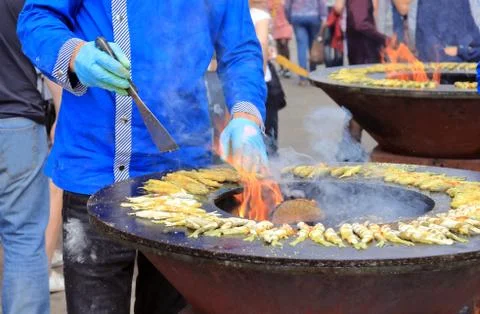 Cooking on fire Foto stock