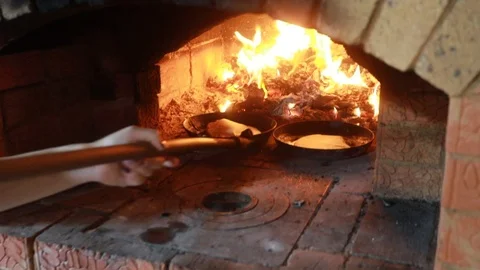 Cooking in the fireplace Video stock 113391340