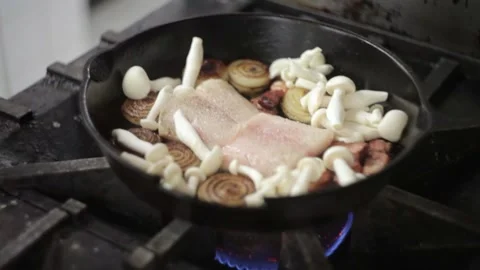 Cooking fish with mushrooms Stock-Footage 307340061