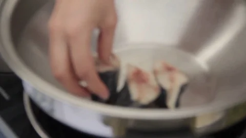 Cooking fish on a picnic Video stock 71099638