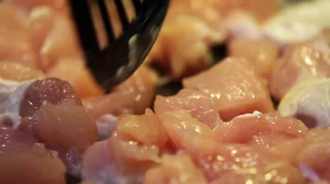 Cooking - fresh meat in the pan Video stock 8928028