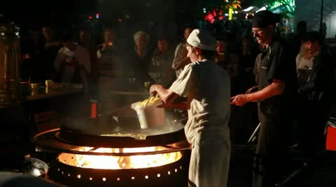 Cooking fried potatoes. Stock-Footage 11020154