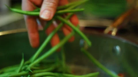 Cooking Green Beans in pan close up Stock Footage 33402217