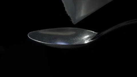 Cooking Heroin on a spoon 動画素材 98971567