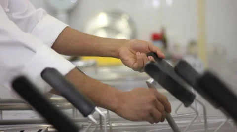 Cooking in industrial kitchen Video stock 42429994