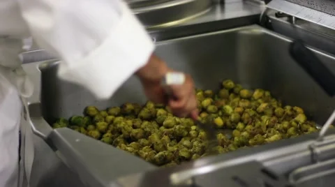 Cooking in industrial kitchen Video stock 42430364