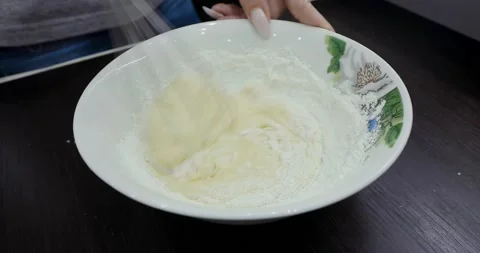 Cooking in the kitchen Vídeo Stock 145391215