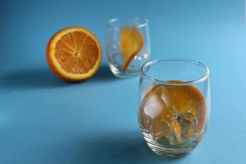 Cooking lemonade with orange. step-by-step instructions. Step 1 pour into a g Stock Photos