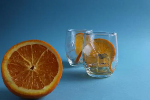 Cooking lemonade with orange. step-by-step instructions. Step 1 pour into a g Stock Photos