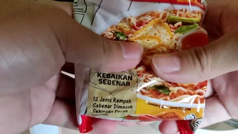 Cooking maggi Stock Footage 244902181
