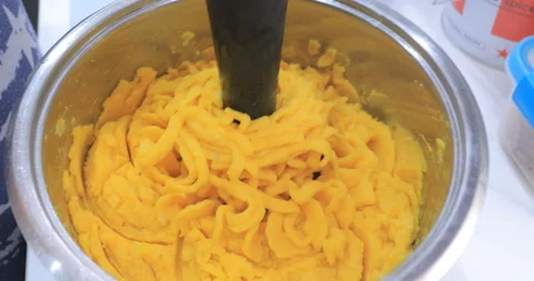 Cooking mashed potatoes Video stock 145830011