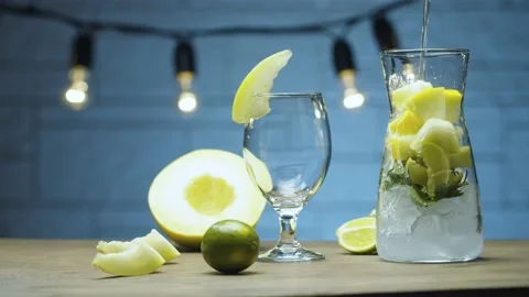 Cooking melon lemonade Stock Footage 142884778
