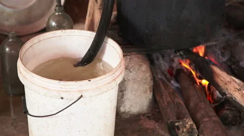 Cooking moonshine 스톡 동영상 49058101