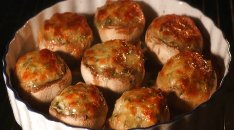 Cooking mushrooms in oven time lapse Stock Footage 62374341