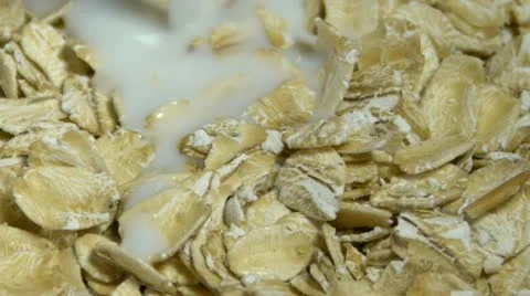 Cooking oatmeal 스톡 동영상 22153016