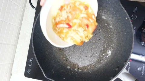 Cooking omelet Stock Footage 89952501