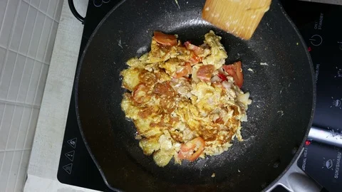 Cooking omelet, Stock Footage 89953275